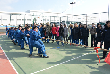 2018年3月8日，，，，，，，，公司组织三八妇女节拔河角逐